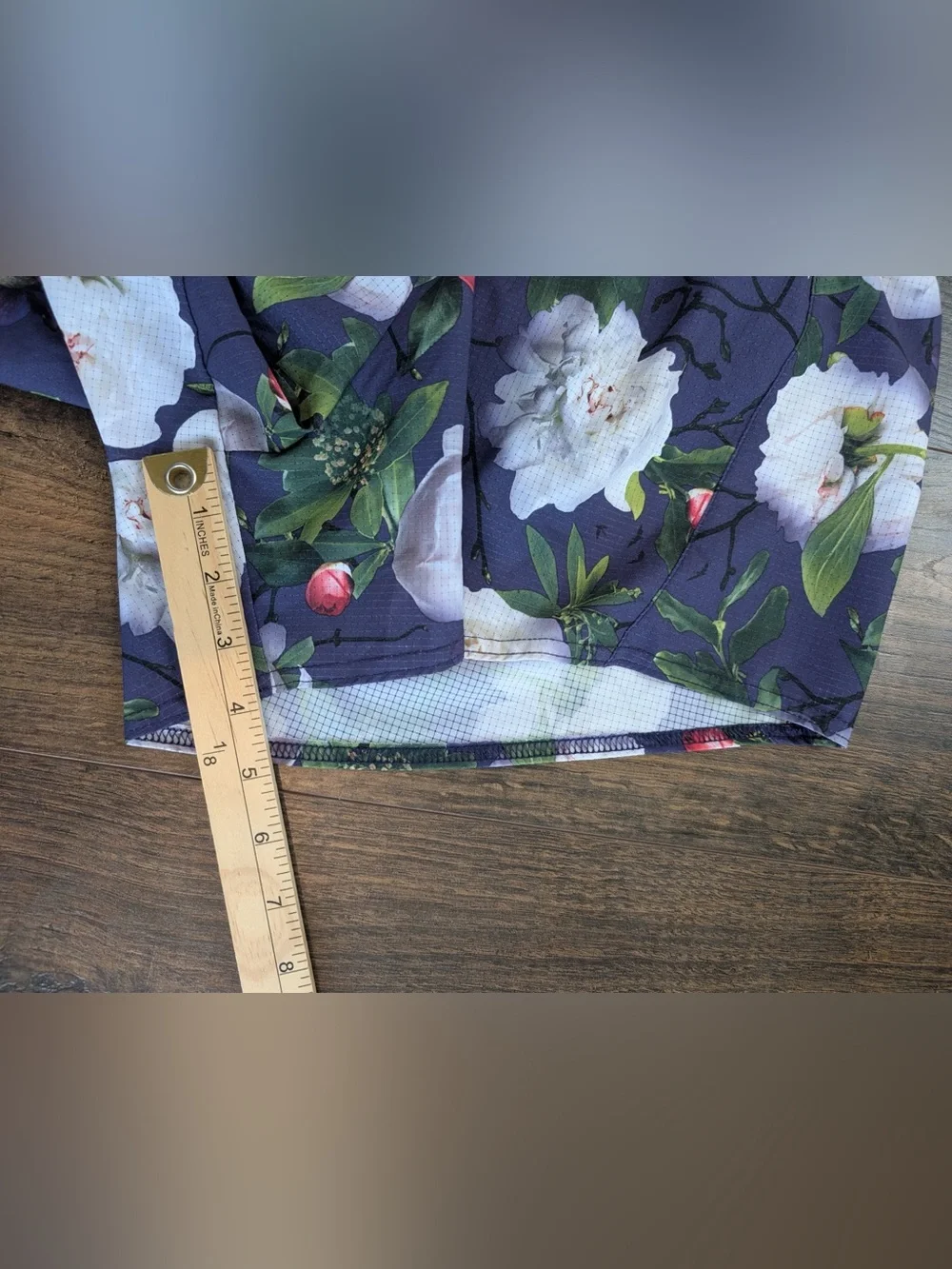Oiselle Women’s Roga Athletic Shorts Size 6 in Navy Floral